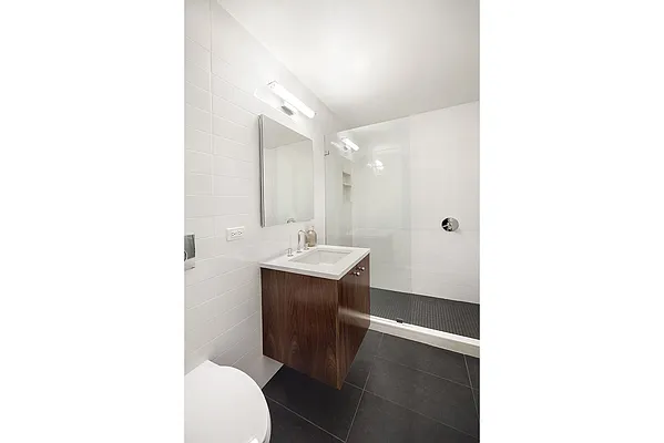 Sold by Warburg | media 7