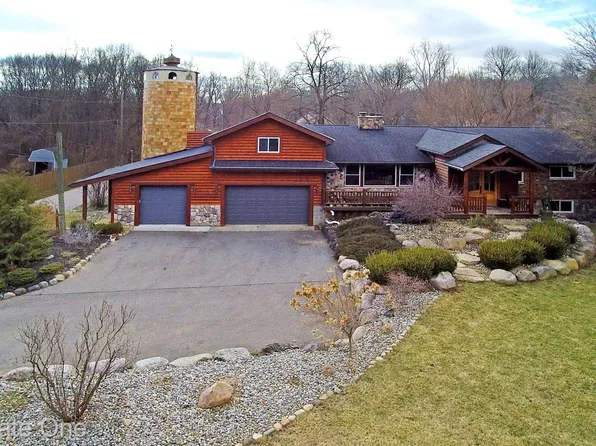 4909 Algonquin Blvd, Clarkston, MI 48348