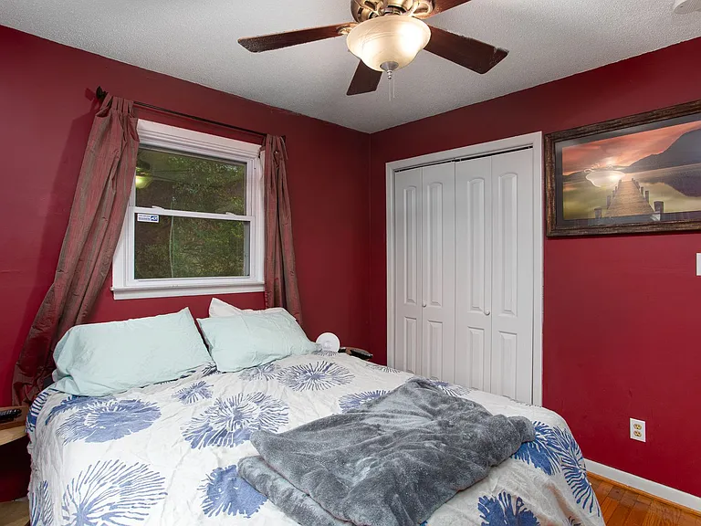 324 McMasters St — Photo 13