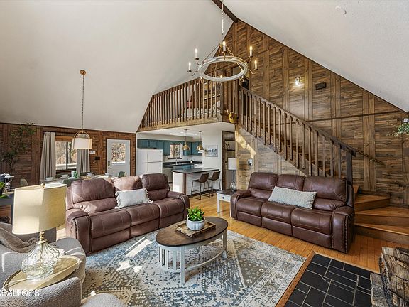 2nd image of 1037 Ski View Dr