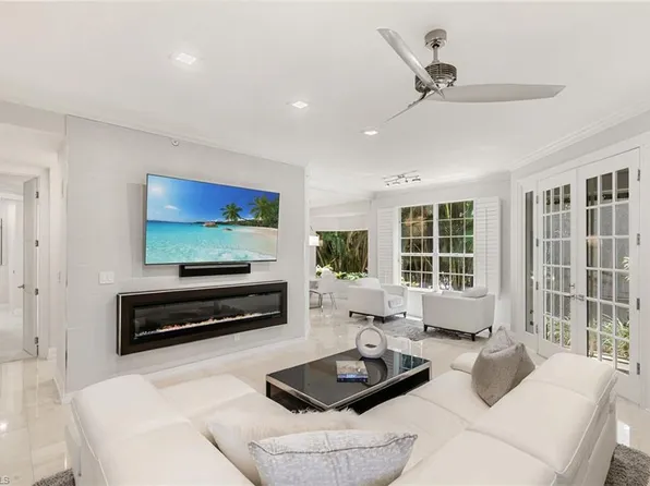 173 Colonade CIR #1401, NAPLES, FL 34103