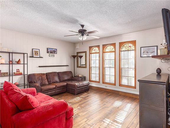 5th image of 1502 Serene Oaks Dr
