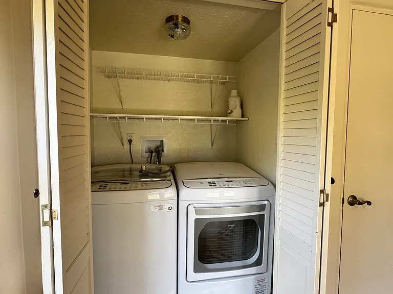 1408 Lafayette Dr NE — Photo 10