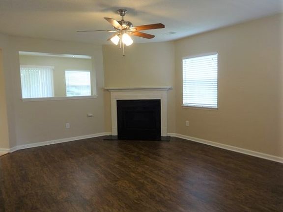 3rd image of 80 Creek Bend Dr