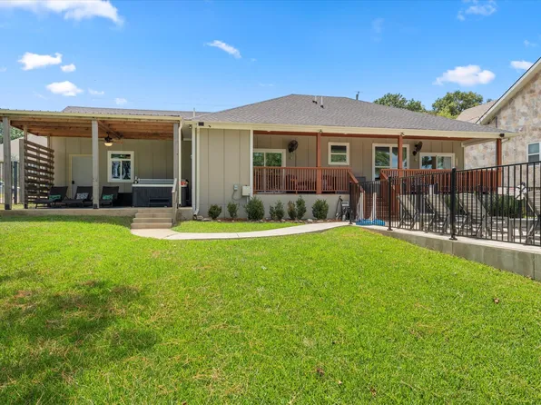 337 Admiral Dr, Mabank, TX 75156