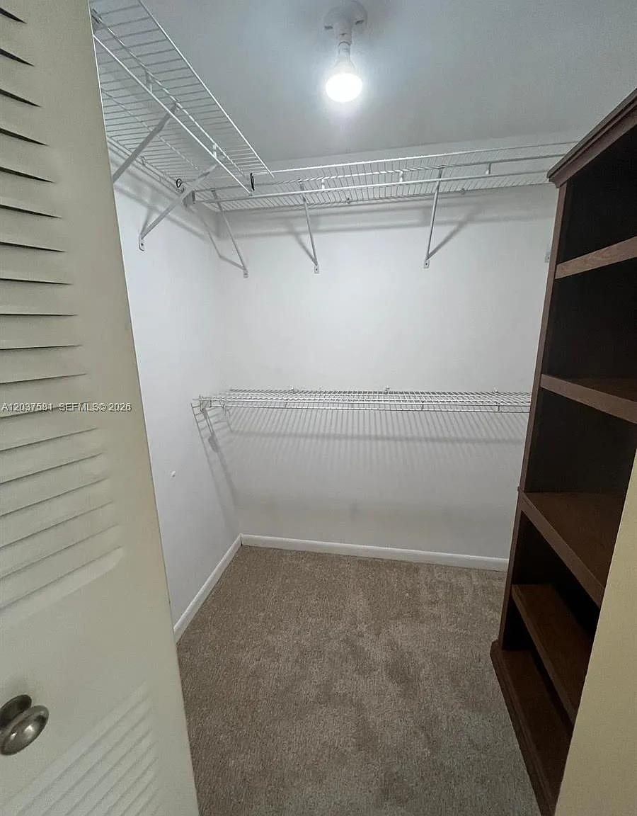 Carlton Bay Condo — Photo 4