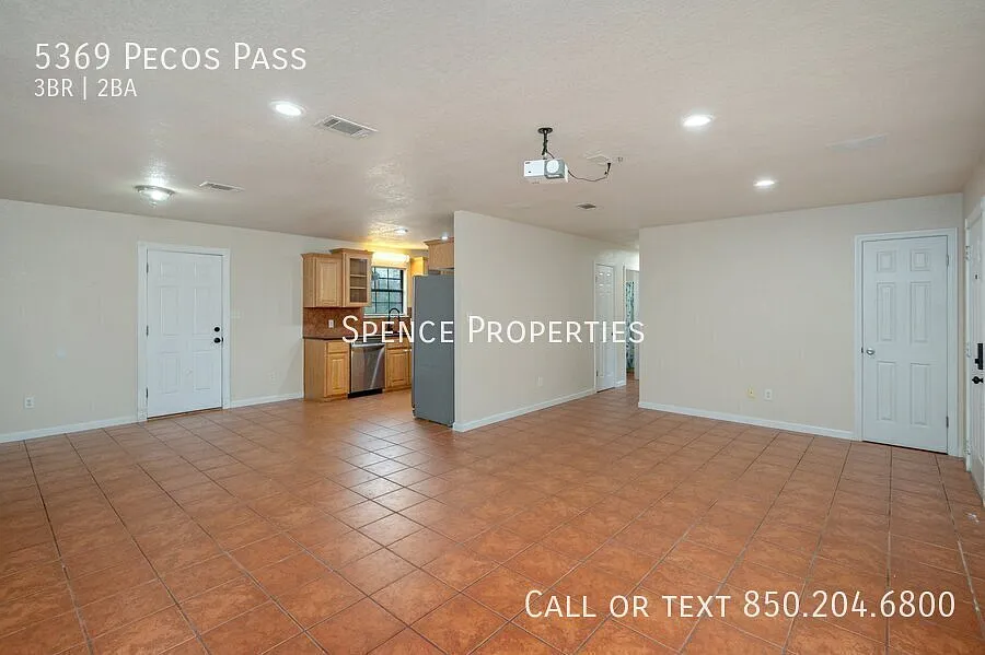 3 bed, 1225 sqft, $1,775 — Photo 3