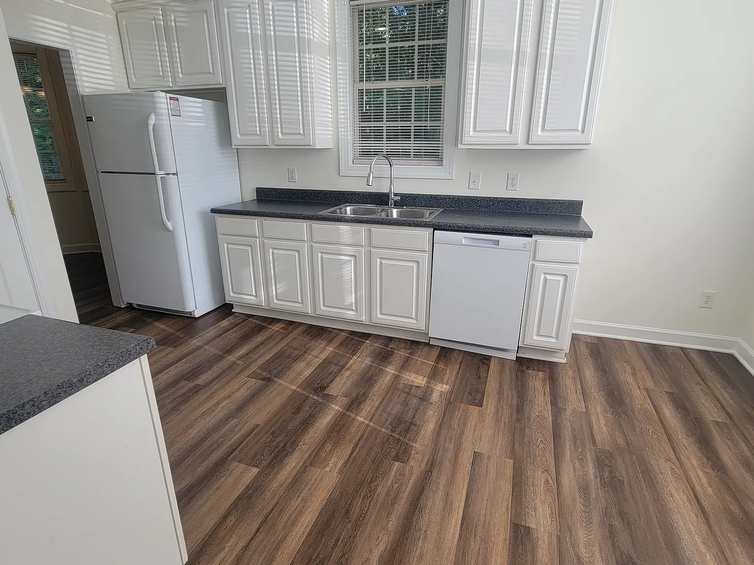 2 bed, 2.5 bath, 1354 sqft, $1,750 — Photo 3