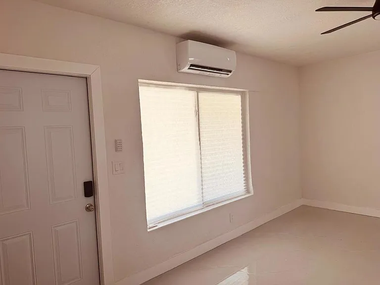 121 NW 1st Ave — Photo 11