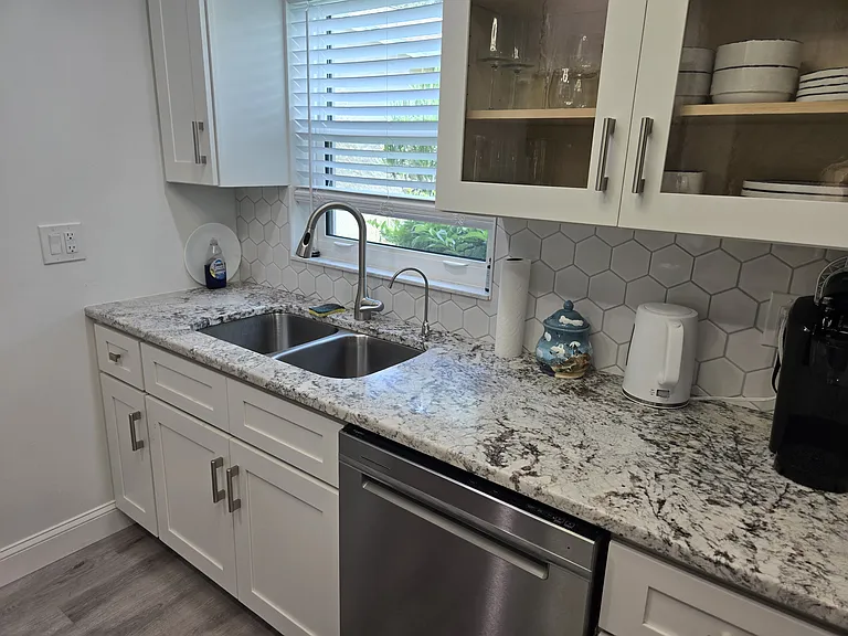 5019 Village Gardens Dr #31 — Photo 12