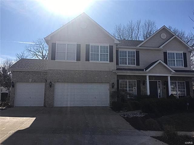 2nd image of 1194 Oak Hill Ct
