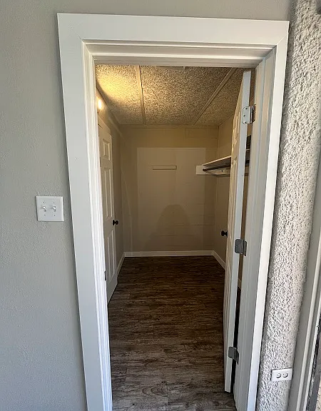 513 W Bowie St #C — Photo 10