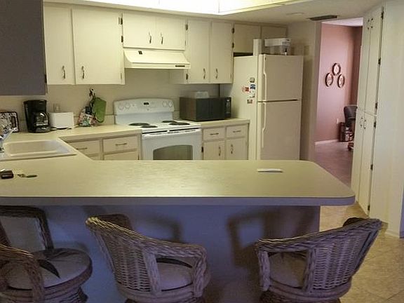 3rd image of 64 Bunker Ln