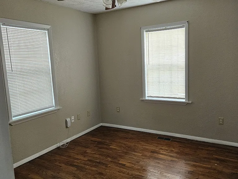 1649 E Blaine St — Photo 5
