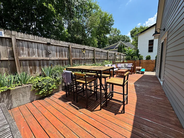 140 Short St SE — Photo 33