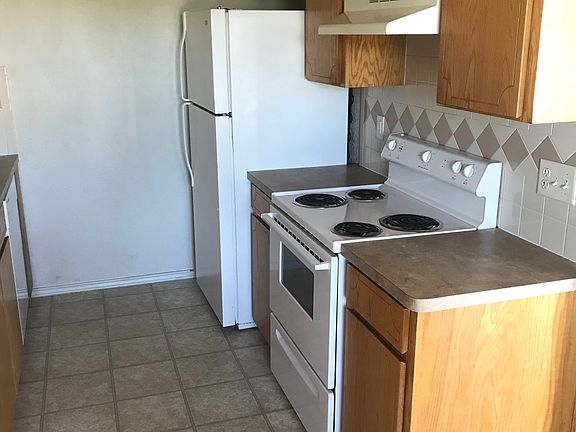3rd image of 2812 Leroy Cir #D
