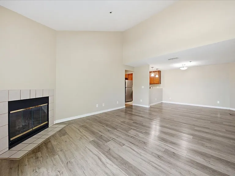 1019 Dornajo Way #217 — Photo 4