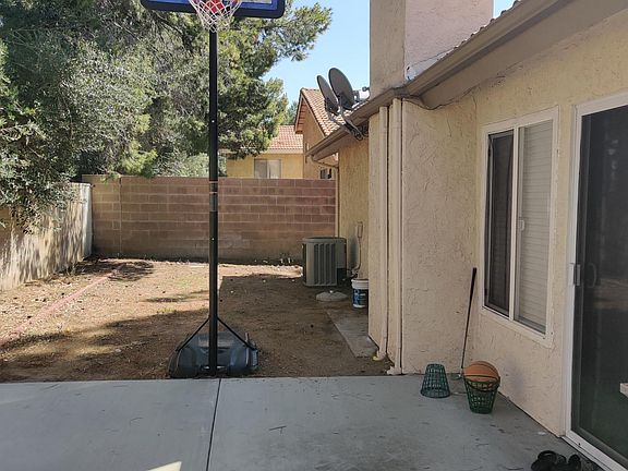 4th image of 18347 Tuba St