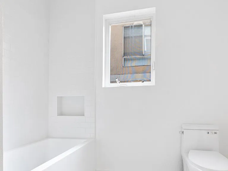 900 S Harvard Blvd #201 — Photo 6
