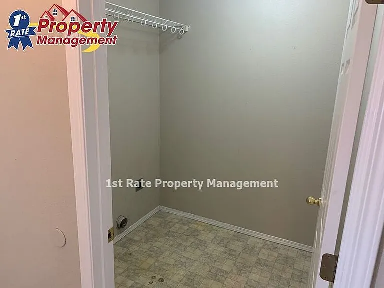3316 Coachman Ct — Photo 12