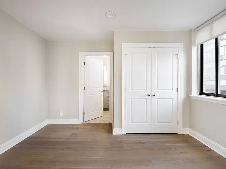 222 Rittenhouse — Photo 28
