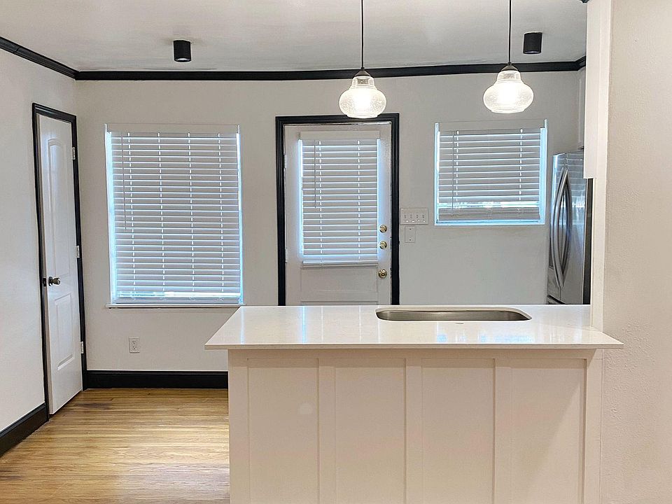 1st image of 3428 W 6th St #D