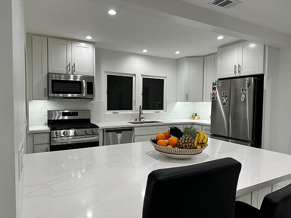 4th image of 22040 Avenue San Luis