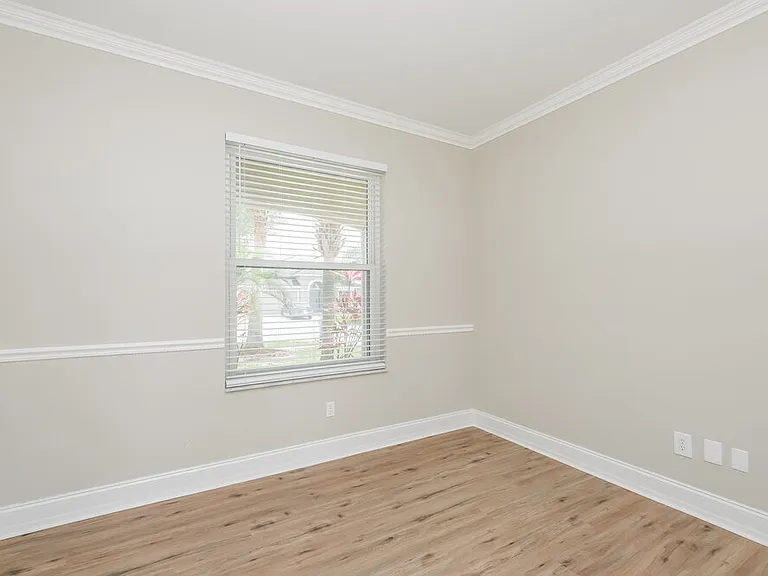 11305 Misty Isle Ln — Photo 13