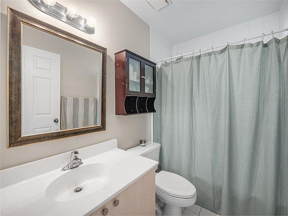 5th image of 8 Lawrence Lake Dr #8