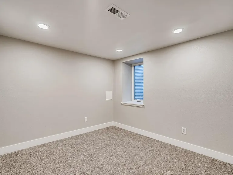 2932 Ivanhoe St — Photo 22