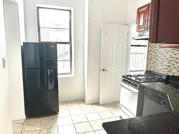 5th image of 235 E 4th St APT 6E