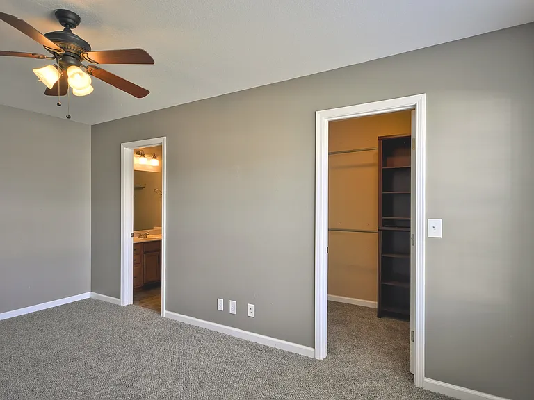 325 Sam Houston Cir — Photo 18