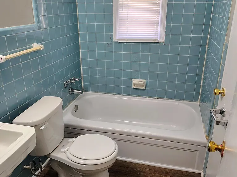 1688 Haywood Ave — Photo 11