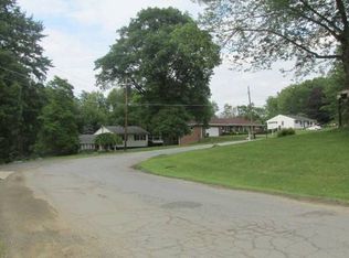 548 Morningstar Dr, Ellwood City, PA