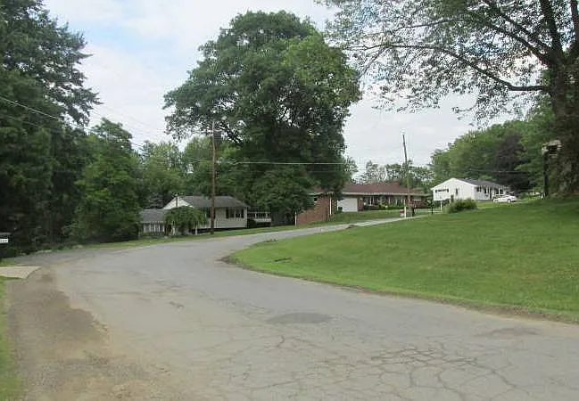 548 Morningstar Dr photo 1