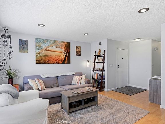 4th image of 15607 Crestview Ln #85