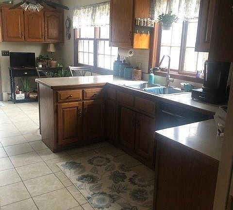 3rd image of 164 Woodridge Dr