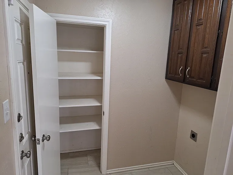 Laundry & Pantry