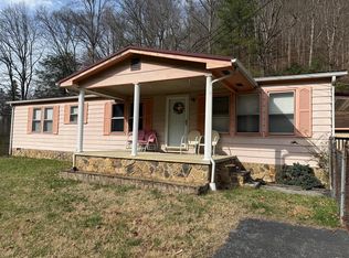 1029 Sweet Cherry Rd, Grundy, VA 24614