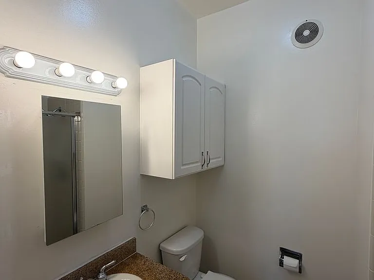 900 Powell St #4 — Photo 2