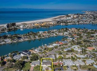 10104 Paradise Blvd, Treasure Island, FL 33706