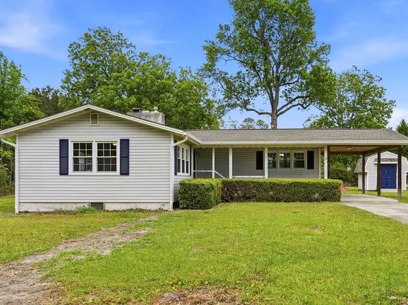 40 Knox St, Bolivia, NC 28422