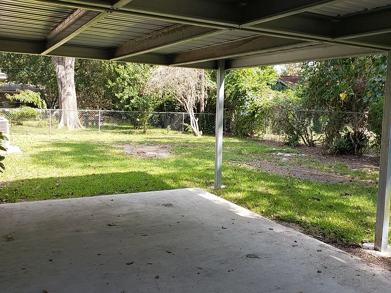 1003 Stadium Dr — Photo 8