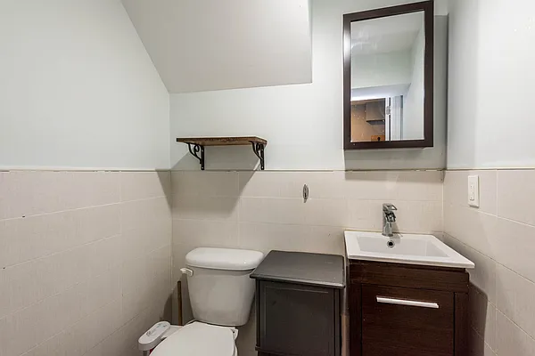 Rented by Nooklyn NYC LLC | media 63