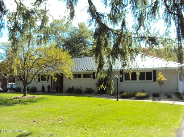 831 Park Ave, Lock Haven, PA 17745
