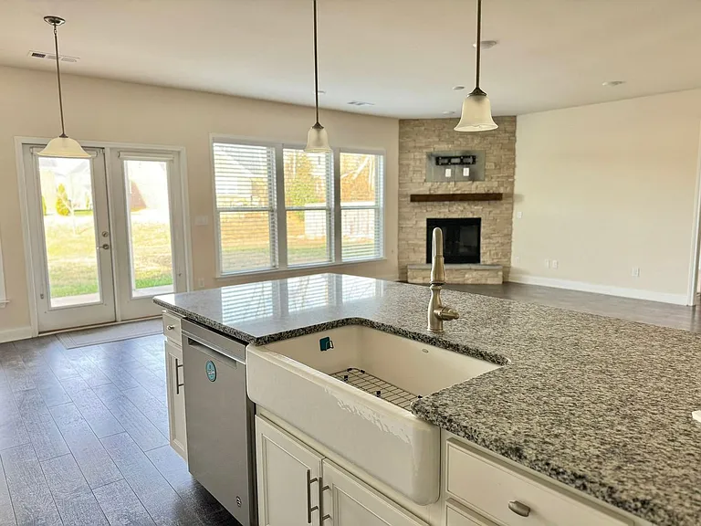 313 Union Pier Dr — Photo 6