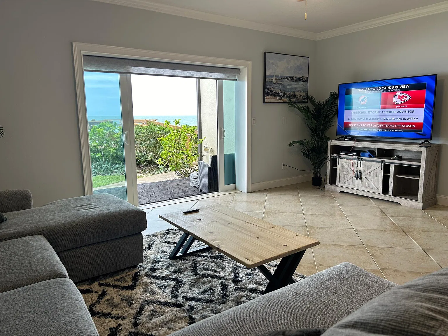 2 bed, 2.5 bath, 1600 sqft, $5,500 — Photo 4