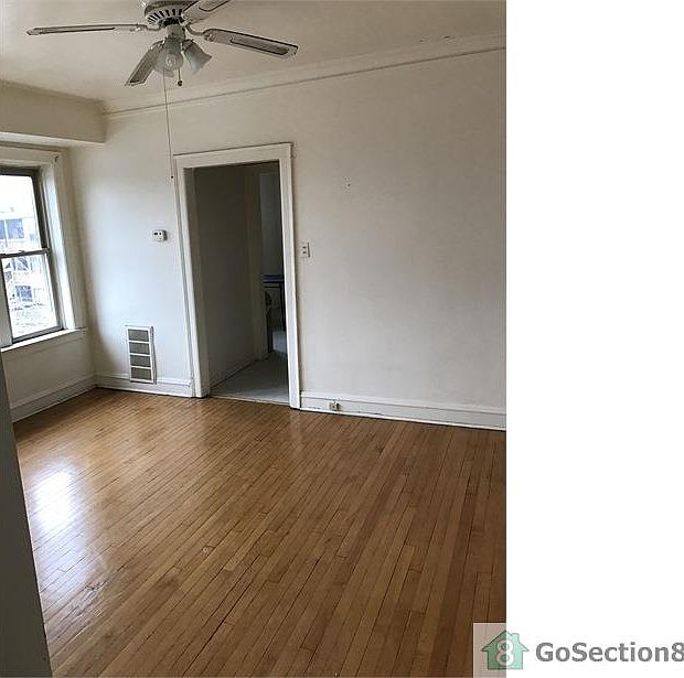 2nd image of 7932 S Kingston Ave