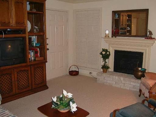 4th image of 2611 Eisenhauer Rd #1001