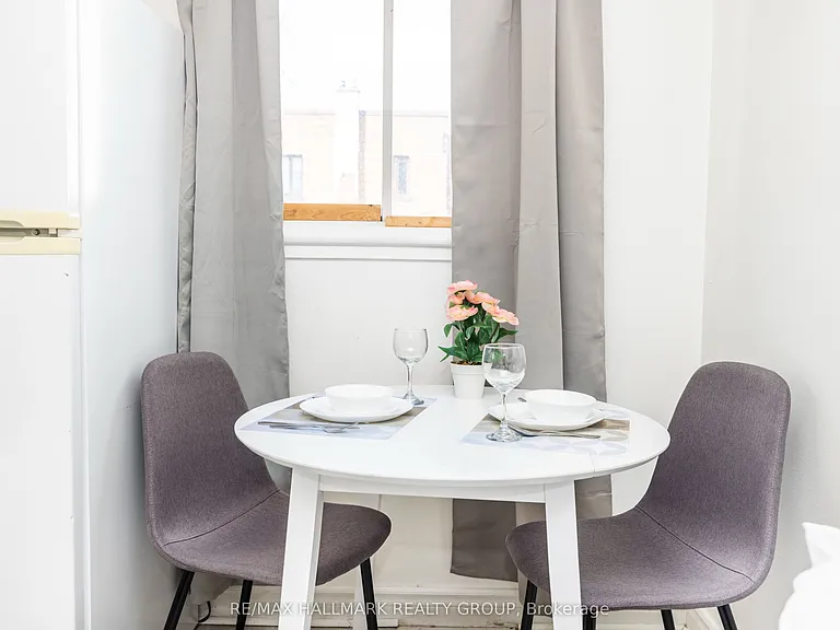 456 Bronson Ave #3 — Photo 4